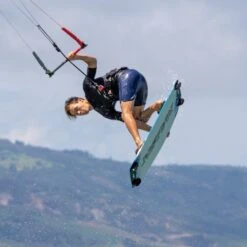 2024 Naish Motion Freeride Twintip Kiteboard 18 2024 Naish Motion Freeride Twintip Kiteboard -Kite Boarding Shop 900 naish 2024 motion size 9