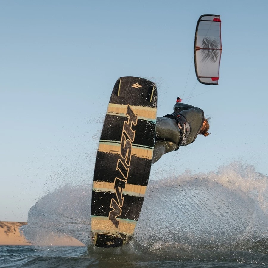 2024 Naish Traverse Freeride Freestyle Twintip Kiteboard 10 2024 Naish Traverse Freeride Freestyle Twintip Kiteboard - Image 10