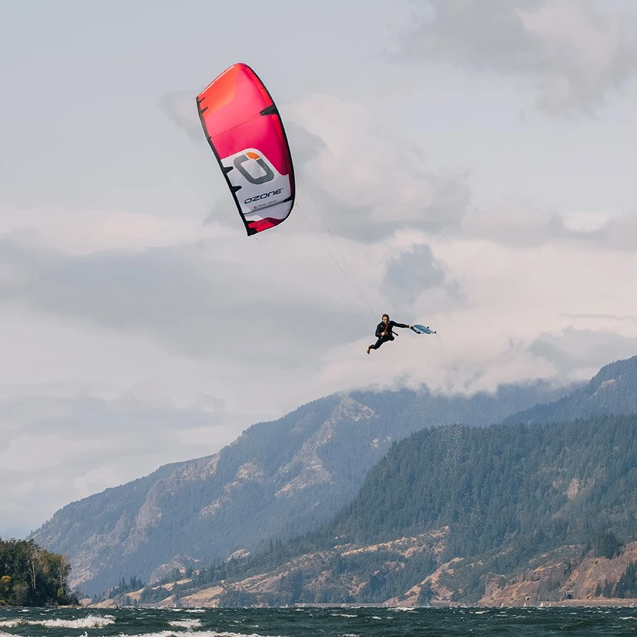 Ozone Enduro V5 Freeride Kite 7 Ozone Enduro V5 Freeride Kite - Image 7