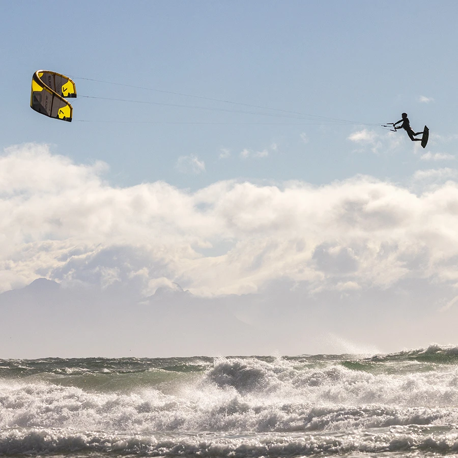 Ozone Enduro V5 Ultra X - Aluula Frame - Freeride Kite 8 Ozone Enduro V5 Ultra X - Aluula Frame - Freeride Kite - Image 8