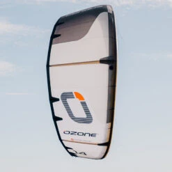Ozone Enduro V5 Ultra X - Aluula Frame - Freeride Kite 18 Ozone Enduro V5 Ultra X - Aluula Frame - Freeride Kite -Kite Boarding Shop ozone enduro v5 ultra x size 9